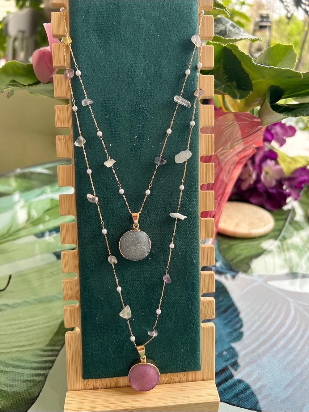 Enchanting Delicate Drusy Pendant Necklace with chipped Quartz